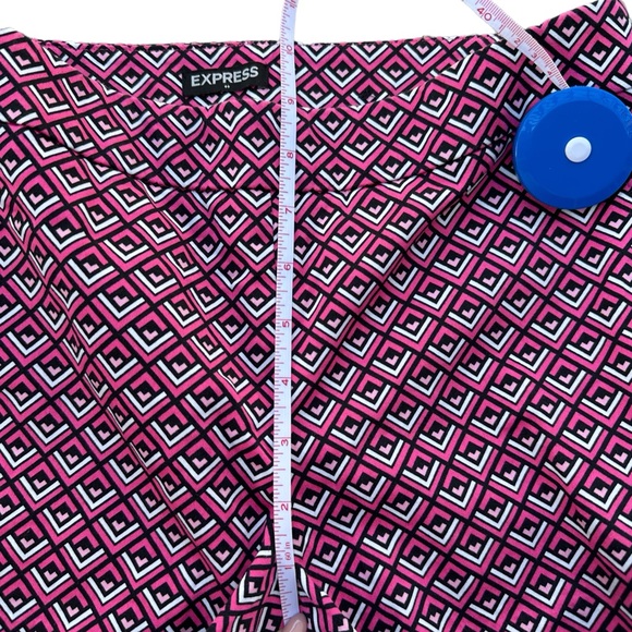 Express Women’s Shorts Size 0 – Bright Pink Black Geometric Print Side Zip - Picture 2 of 8